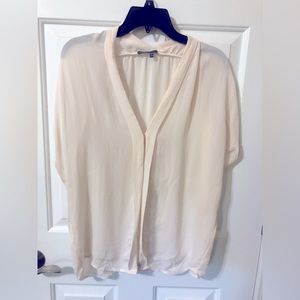 Vince short sleeved silk blouse S